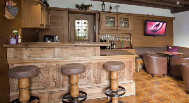 Hotel Altpradl, Забронировать Отель Отели Инсбрука с парковкой, Парковка