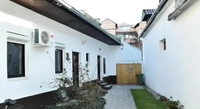 Vajda Apartments, Забронировать Апартаменты/квартира Недорогие отели Нови-Сад, рядом с Museum of Vojvodina, недорого