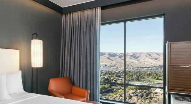Четырёхместный номер Standard с видом на реку Courtyard by Marriott Lewiston