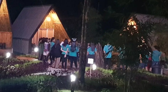 DBamboo Kamp Desa Wisata Ekang, Забронировать Отель Отели Лагой с парковкой, Парковка