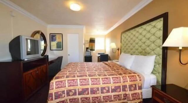 Lamplighter Motel