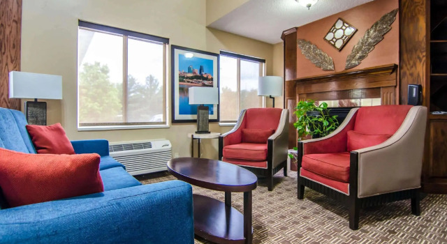 Люкс Standard Quality Suites St. Joseph