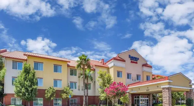 Четырёхместный номер Standard Fairfield Inn and Suites Turlock