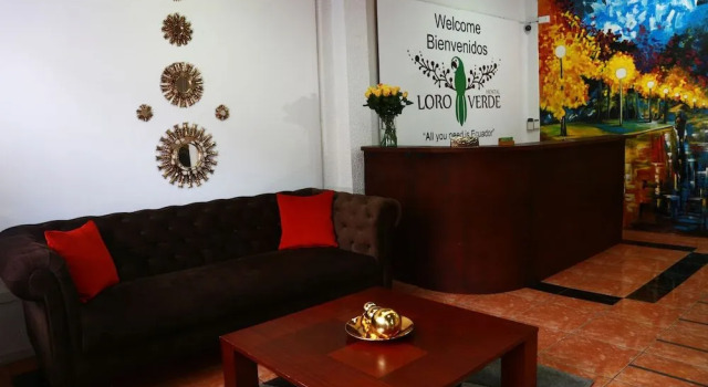 Hostal Loro Verde, Забронировать Отель La Floresta Кито, рядом с Del Arbolito Park