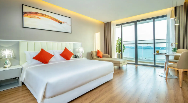 Двухместный номер Deluxe с видом на океан DeLaSea Ha Long Hotel - Modern Bayview Escape