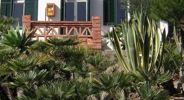 Hostel Palermo Baia del Corallo, Prenota Ostello Sferracavallo Sicilia