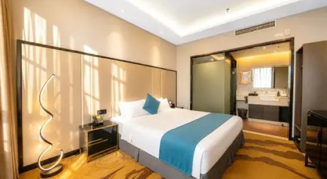 Люкс Business Eastern Grand Hotel by the sea