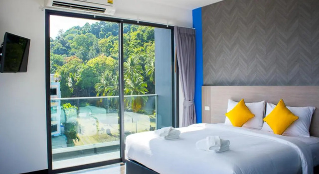 Двухместный номер Deluxe с балконом Wake Up Aonang Hotel