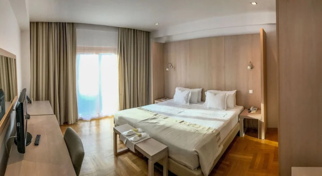 Семейный номер Standard с балконом Hotel Satu Mare City