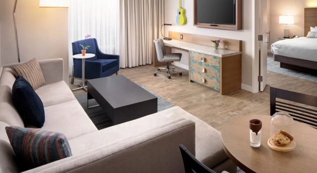 Люкс c 1 комнатой Hotel Indigo Gainesville-Celebration Pointe by IHG