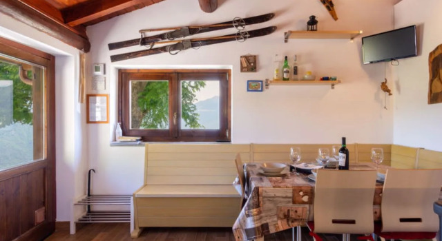 La tana del lupo (GLA415), Book Hotel Gera Lario Como