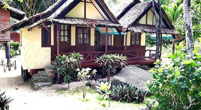 Бунгало Economy Smile Bungalow Bottle Beach