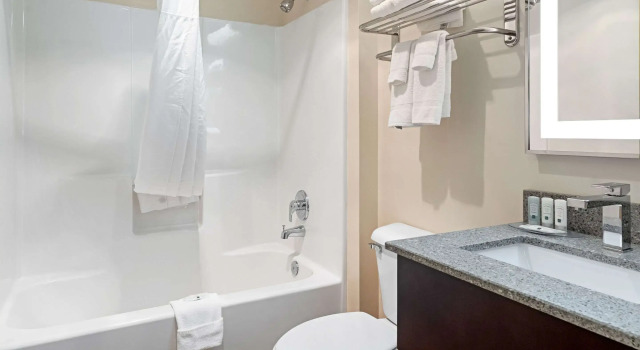 Двухместный номер Standard Quality Inn & Suites Robbinsville