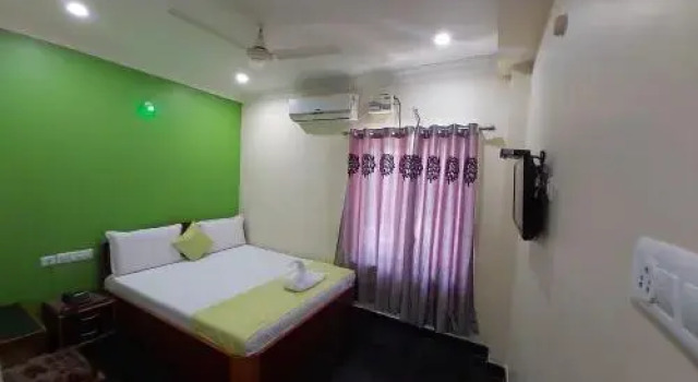 Hotel KSR Grand, Rezerwuj Hotel Hotele w Andhra Pradesh z parkingiem, Parking