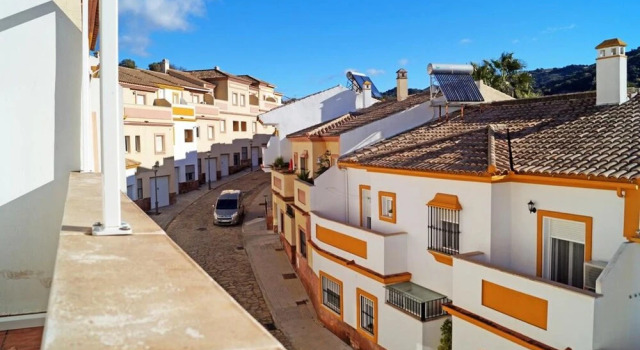 House With 3 Bedrooms in Benaoján, With Pool Access and Furnished Terr