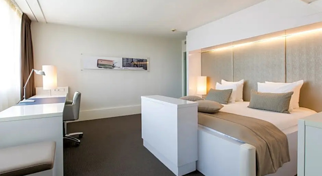 Двухместный люкс c 1 комнатой с видом на город Holiday Inn Eindhoven Centre by IHG