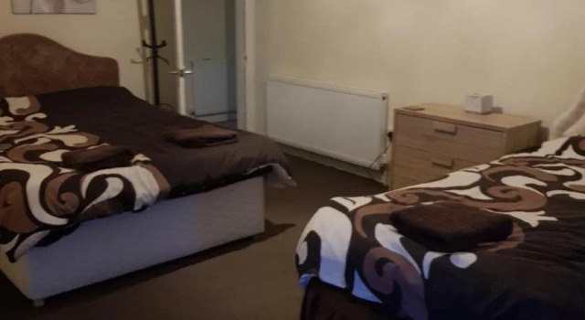 The Crescent Accommodation, Забронировать Отель Сток-он-Трент Стаффордшир