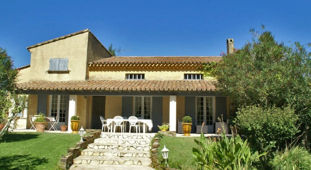 Comfy Holiday Home in Provence With Swimming Pool