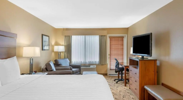 Номер Standard с балконом и с видом на реку Best Western Plus Columbia River Inn