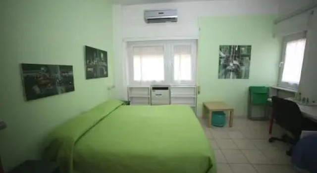 B&B Eur Nuvola, Book Bed and Breakfast Hoteller i Rom med parkering, nær Atlantico, Parkering
