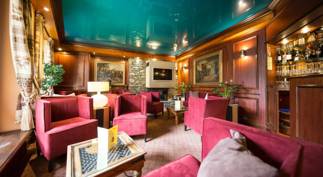 Hôtel Lyret, Забронировать Отель Отели Chamonix City Centre с бассейном, рядом с Горнолыжный подъемник Эгиль ду Миди, Бассейн