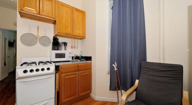 Spacious 2BR on the Upper East Side Steps From Central Park, Забронировать Апартаменты/квартира Отели Нью-Йоркской агломерации с парковкой, рядом с Музей дизайна Купер-Хьюитт, Парковка