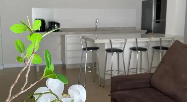 Almada Studio 77