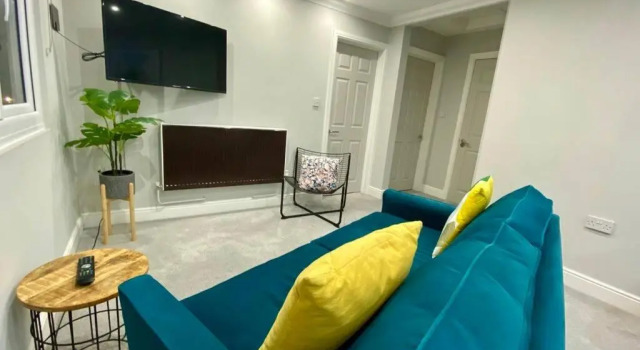 Stylish Two Bedroom Apartment Near Victoria Park