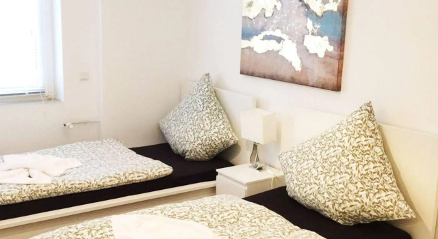 Room Direct - Hannover, Забронировать Отель Ганновер Нижняя Саксония, рядом с Театр "Коммедиа Футура" на заводе "Айсфабрик"