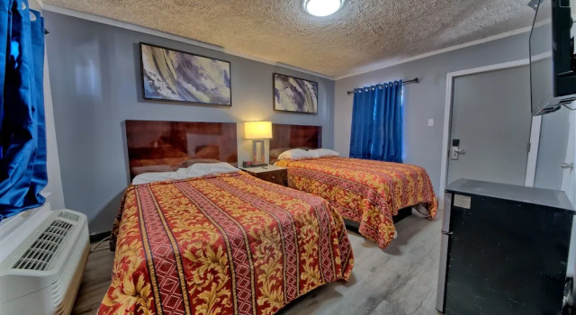 Четырёхместный номер Standard Цокольный этаж Aqua View Motel