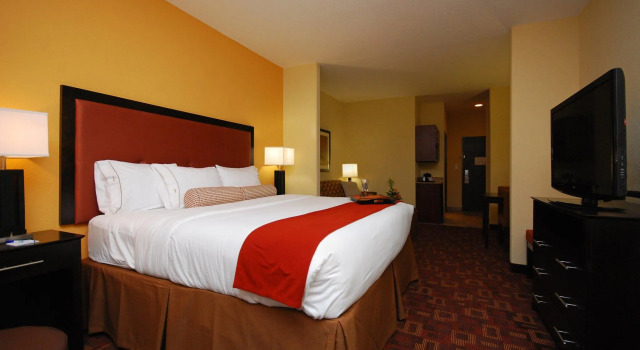 Люкс Holiday Inn Express & Suites Gonzales by IHG