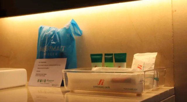 Трёхместный номер Standard Jinjiang Inn Makati