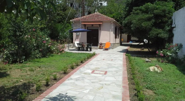 Коттедж Beachfront Home For 4, Kalifteri Beach, Afissos