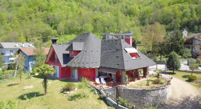 A casa di Lara, Забронировать Отель Отели Пьемонта с бассейном, Бассейн