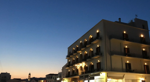 Poseidonio Hotel, Забронировать Отель Тинос Тинос