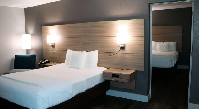 Шестиместный номер Standard La Quinta by Wyndham Joplin