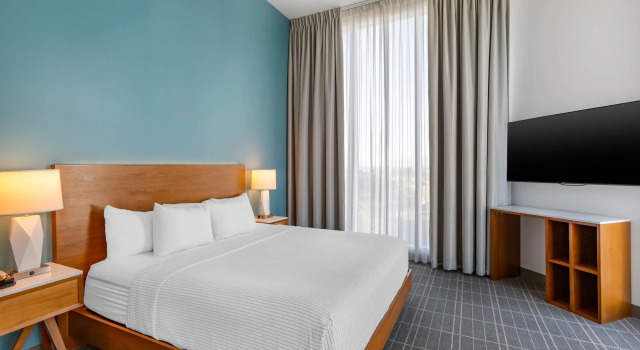 Двухместный люкс Cambria Hotel LAX