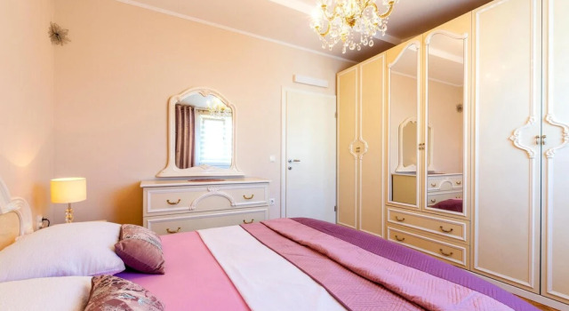 Nice Home in Kastel Novi With Wifi and 3 Bedrooms