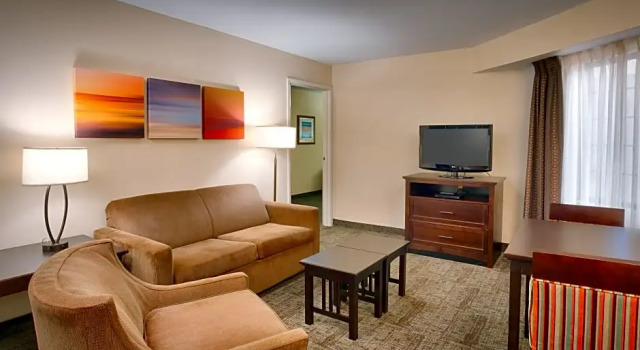 Люкс с 2 комнатами Staybridge Suites Peoria Downtown by IHG