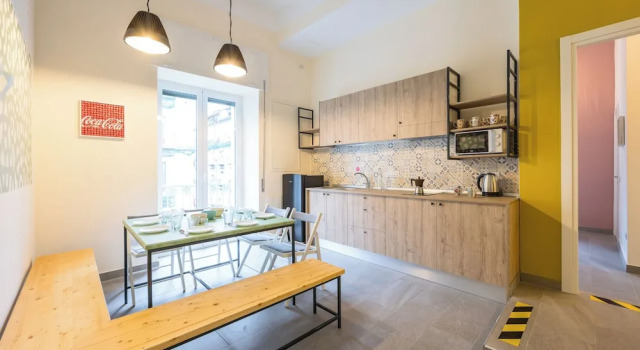Via Firenze Central Station Housing, Забронировать Апартаменты/квартира Неаполь - Центральный вокзал Неаполь, рядом с Церковь Пио Монте делла Мизерикордия