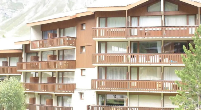 CH125 - Studio bien entretenu. Proximité centre de Val d'Isère.