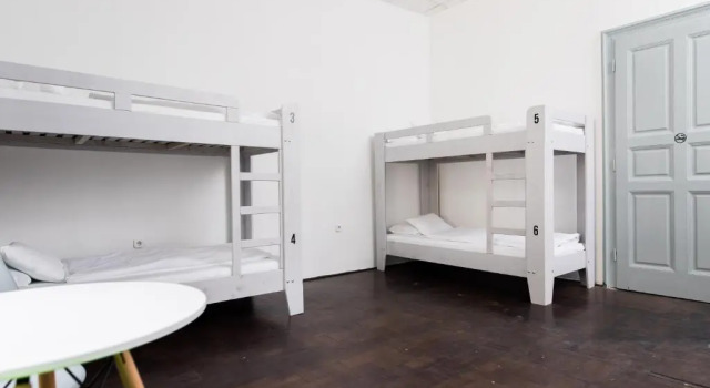 Кровать в общем номере 2B Hostel & Rooms