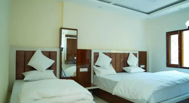 Номер Standard Hotel Mandakini Palace