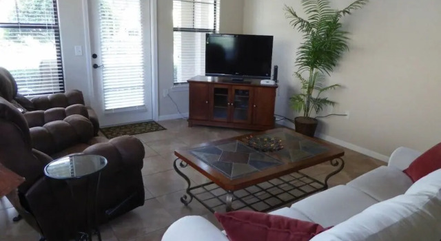 Superb 3Bed Bella Piazza Condo Nr Disney, Book Hotel Hoteller i Four Corners med pool, Swimmingpool