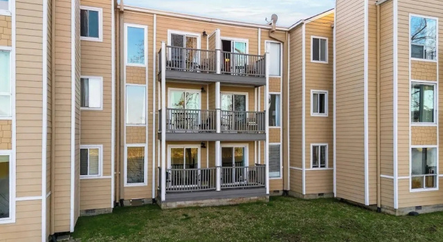 Апартаменты Riverfront Rhythm by Avantstay Shared Pool + Balcony + River Views Walk to Broadway + Germantown