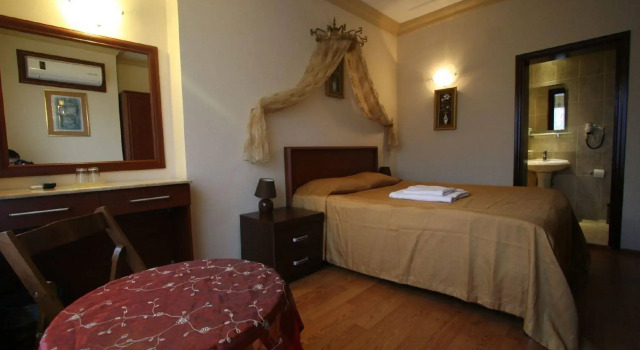 Hotel Peninsula