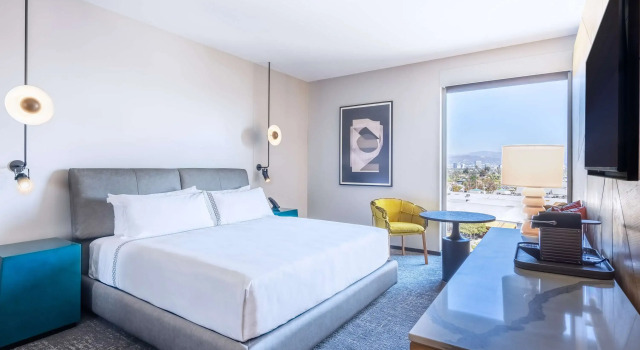 Двухместный номер с видом на Голливудские холмы The Shay, a Destination by Hyatt