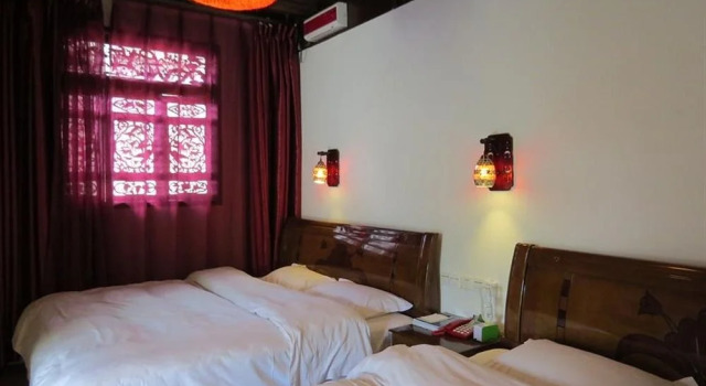 Chine Village, Prenota Hotel Hotel a Lijiang con parcheggio, Parcheggio