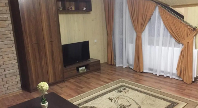 Guest House U Myrona, Prenota Affittacamere Hotel a Ivano-Frankovsk con parcheggio, Parcheggio