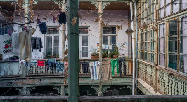 Pirosmani Courtyard next to Fabrika, Забронировать Отель Чугурети Тбилиси, рядом с Tеатр имени Марджанишвили